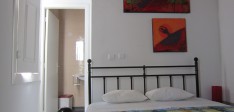 Quarto de casal com casa de banho privativa
